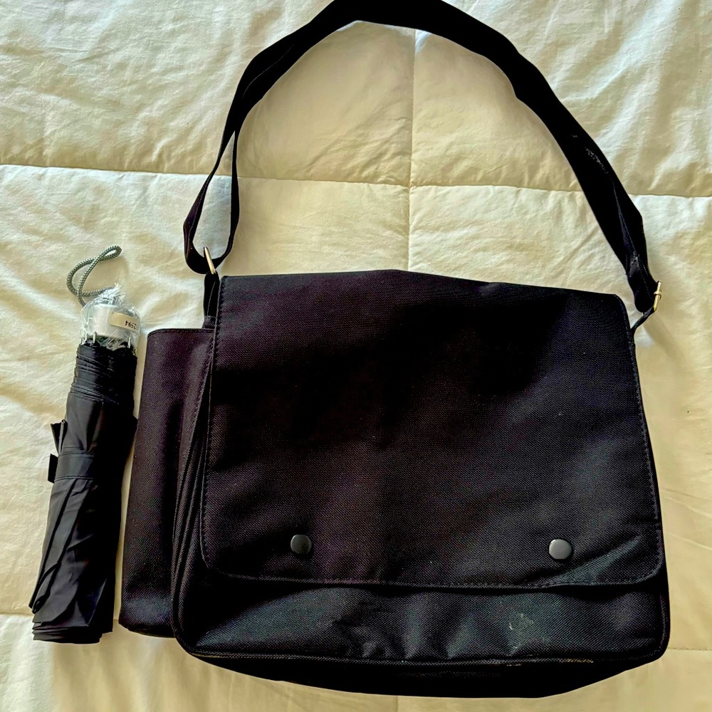 Tote BAG with UMBRELLA - Black - Unused - Shoulder strap- snap close flap front